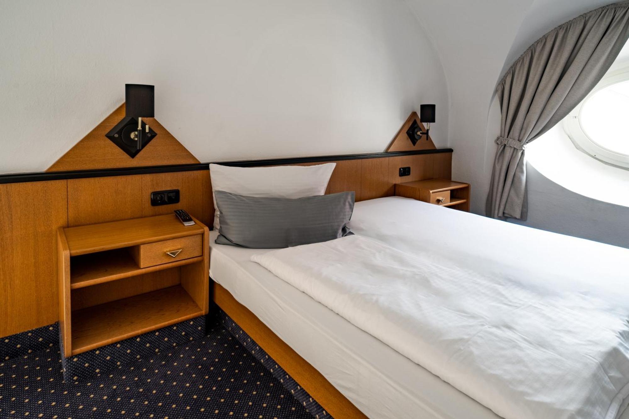 Hotel Goldener Hirsch カウフボイレン エクステリア 写真